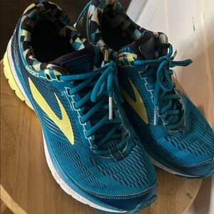 Brooks Teal and Lemon Athletic Shoes